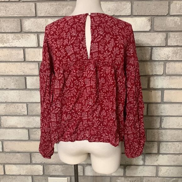 3for$20 cropped blouse size medium - Picture 3 of 4